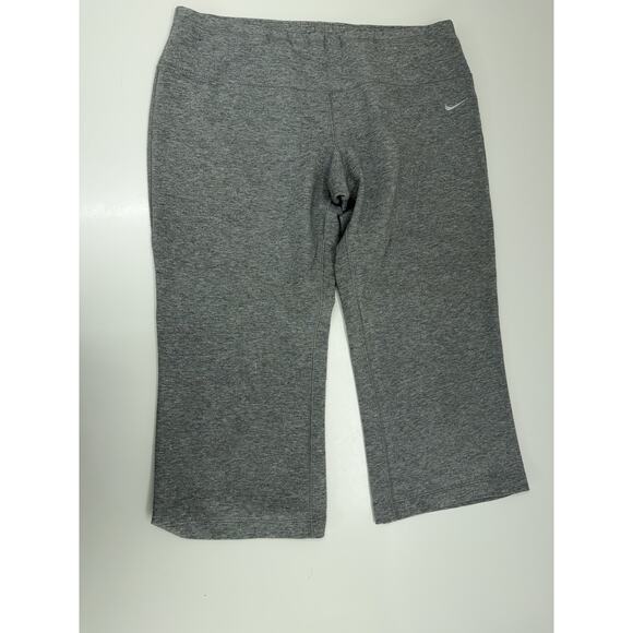 Nike Womens Capris Size Small Gray Nike Sports Short Dry Fit - Picture 1 of 10